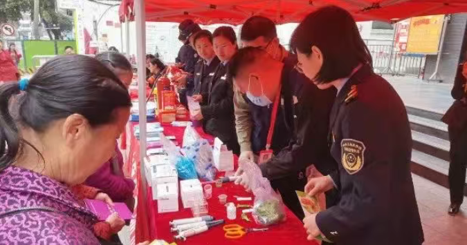 筑牢消费安全防线，共建和谐市场环境——区市场监管局举办2025年“3·15”国际消费者权益日宣传咨询暨“政府开放日”活动侧记